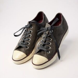Converse gray ribbed low‎ top sneakers W9